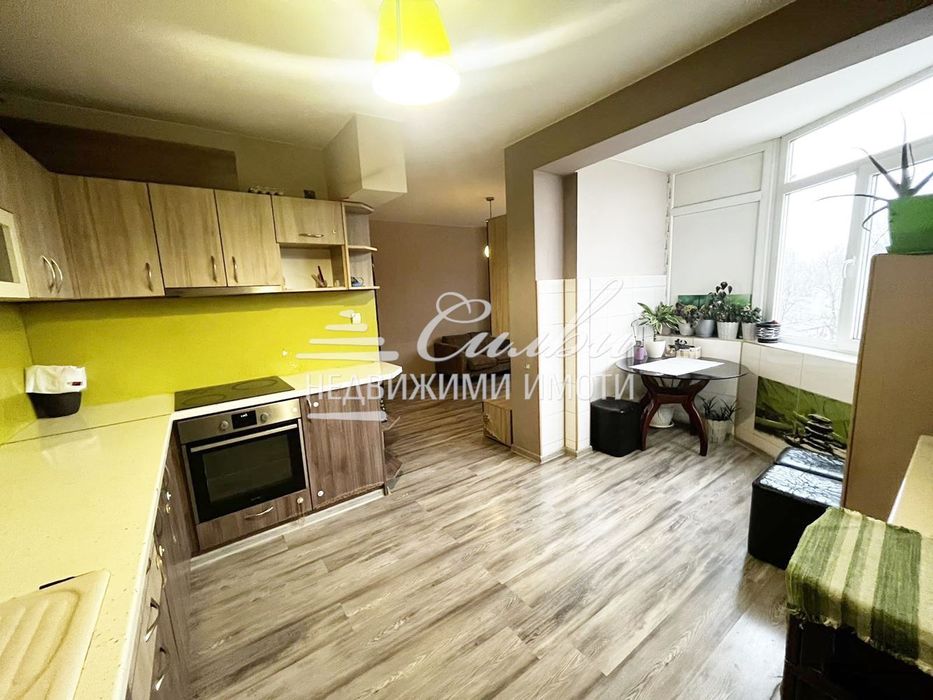 Продава се Двустаен апартамент в Шумен, Център - 64 кв.м за 1474 €/кв.м - Снимка #4