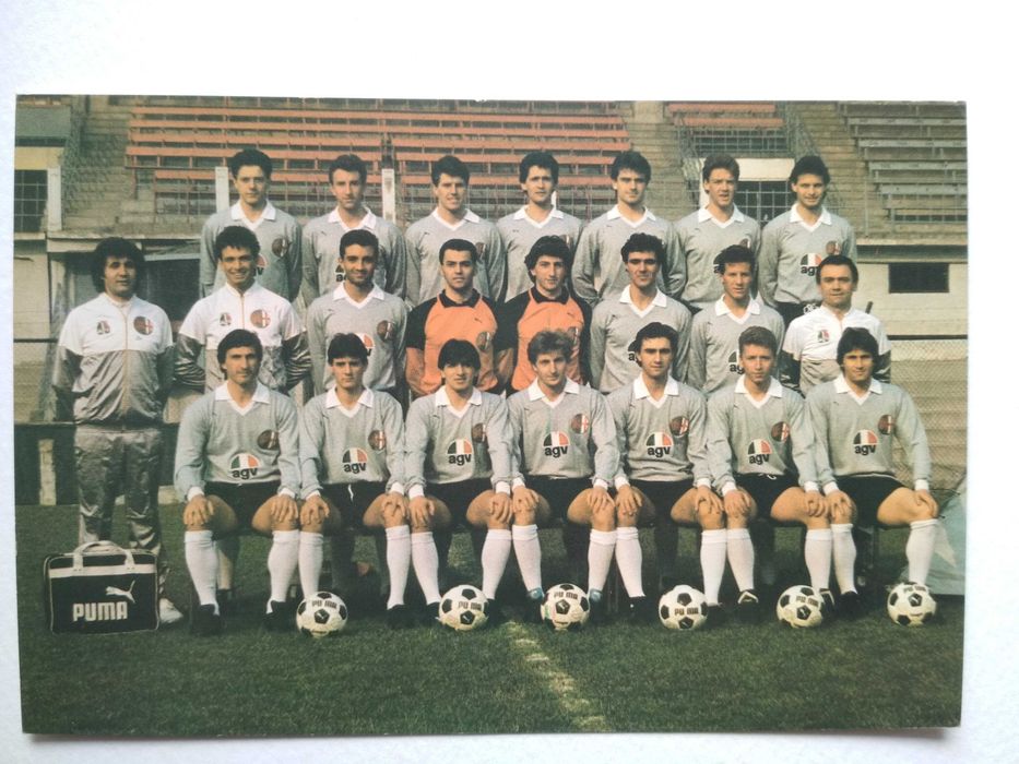 Стари футболни картички с автографи, снимки и др.