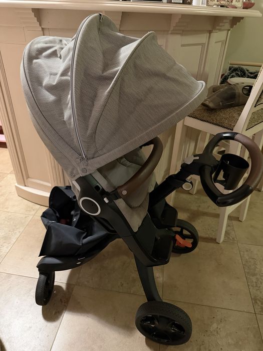 Carucior Stokke explorer v6 cu landou nou si parte sport