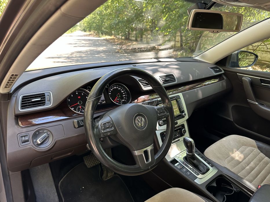 Volkswagen Passat 1.8 TSI 2012