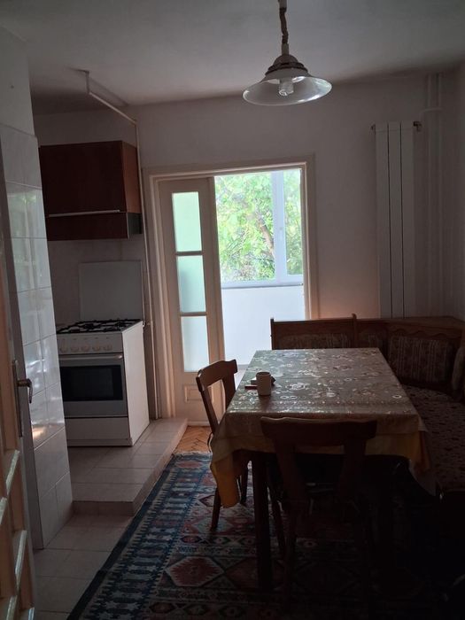 Proprietar vand apartament si garaj Bucovina