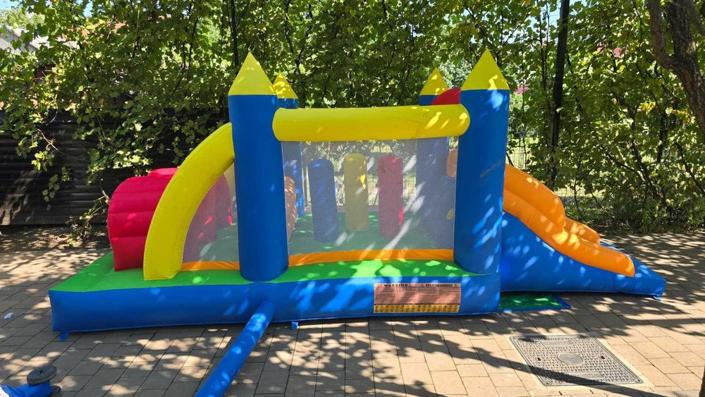 Castel Gonflabil pentru copii 2-8 ani