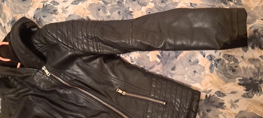 Яке М размер. Използвано само 3 пъти по поводи