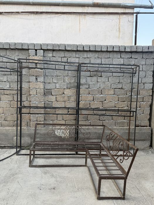 Продам стилажы для магазина одежды и примерочную