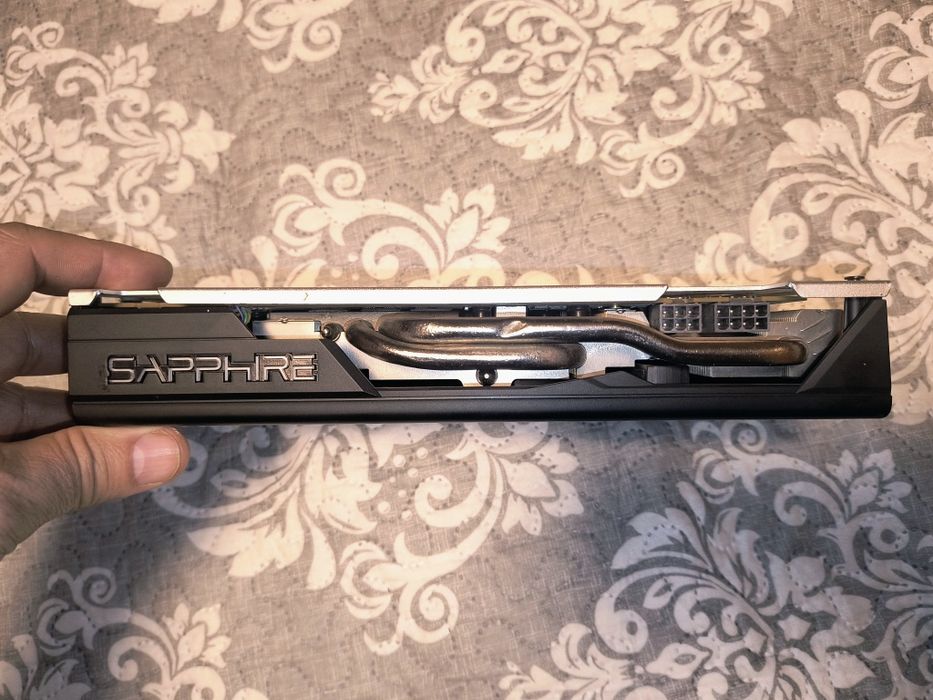 Vând placa video Saphire Nitro RX580 4GB RAM