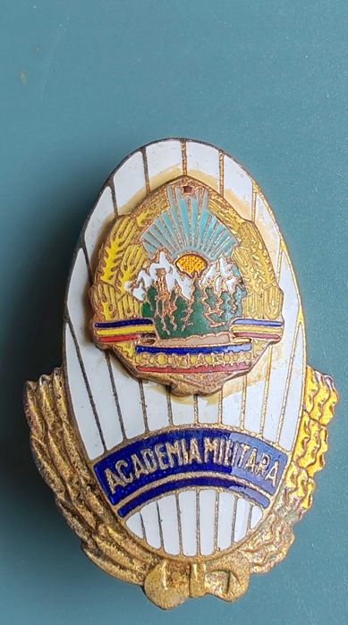 Insignă veche colecție absolvent Academia Militară RSR / RPR