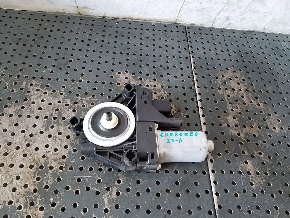 Motoras macara stanga fata jeep grand cherokee 4 wk wk2 931401102