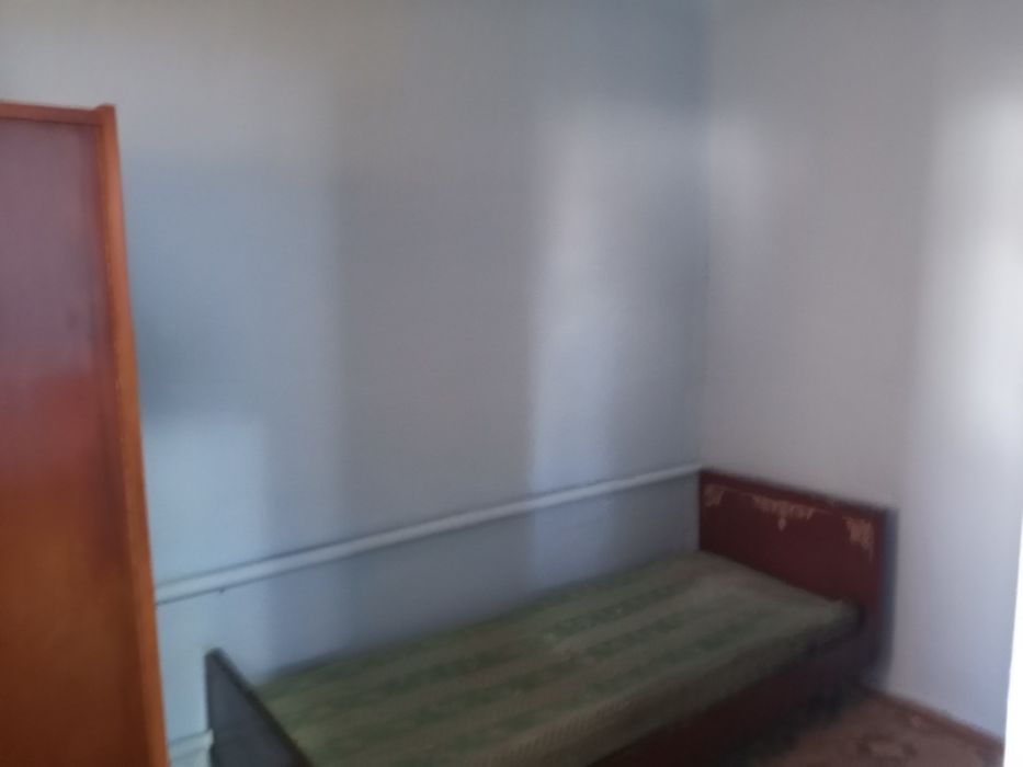 Сдаётся  пол дома в одном дворе