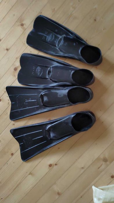 Продавам плавници номер 44=46