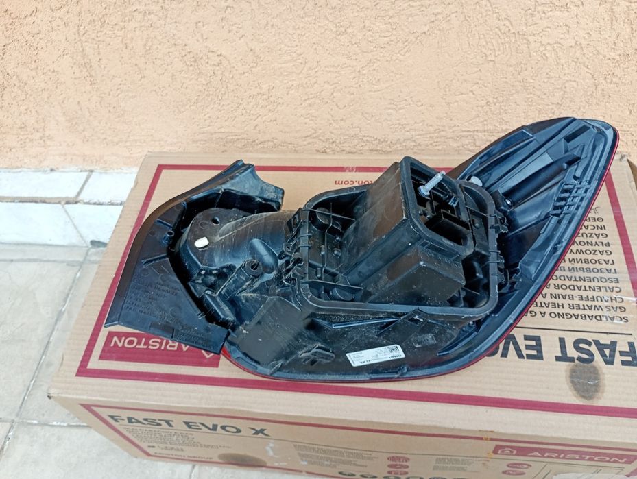 Stop stânga Dacia Logan 3 facelift cod 265559998r