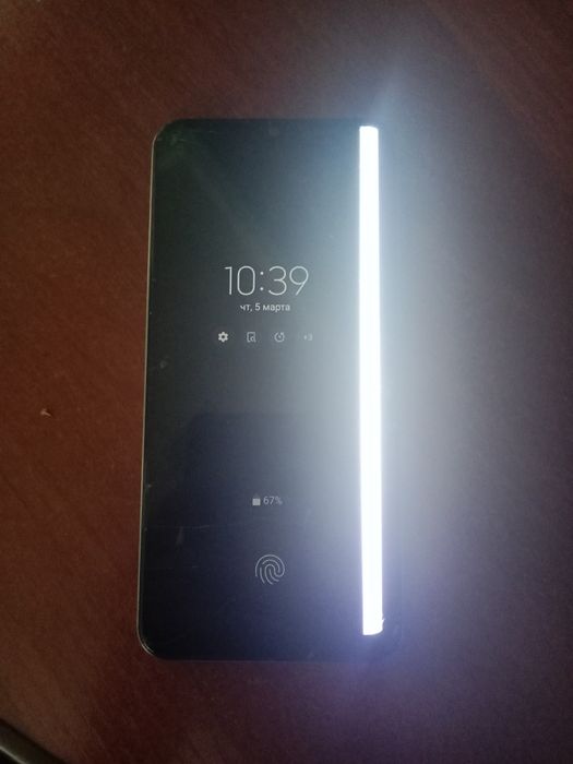 Продам полностью рабочий телефон Самсунг а50