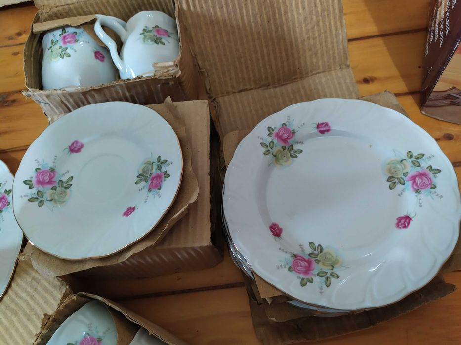 Чайный сервиз, новый, 22 предмета, в упаковке.