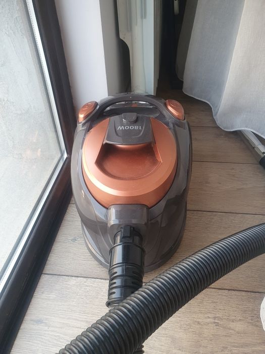 Продам пылесос в отличном состоянии