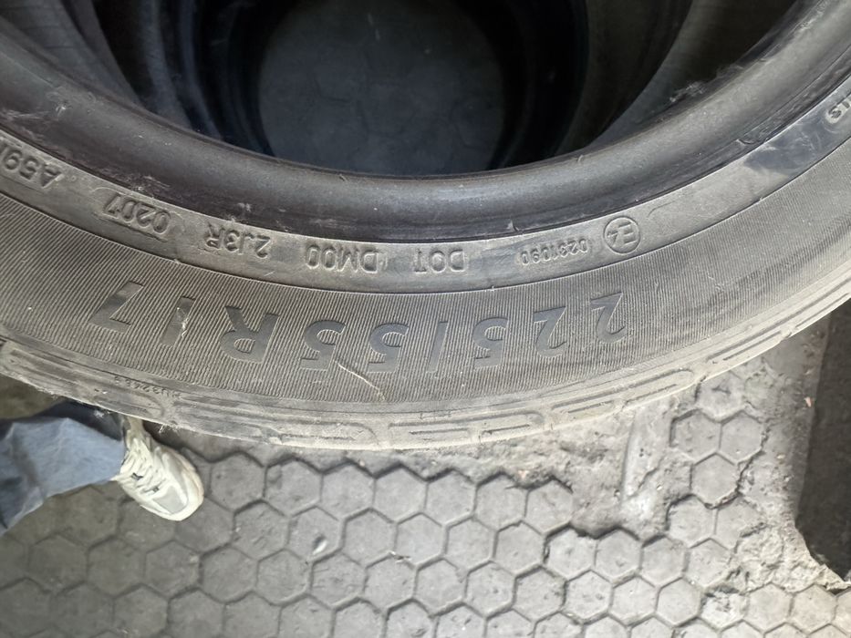 Продам шины R17/225/55