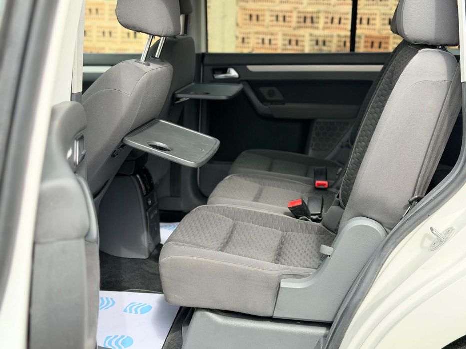 VW Touran 2009 7 locuri model rline 2.0 cu un ax