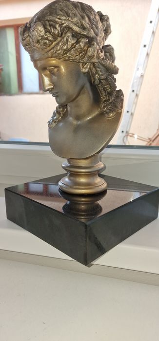 Statuetă bust deosebit