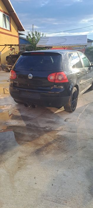 Dezmembrez vw Golf 5 2.0 bkd Motorul se da cu proba