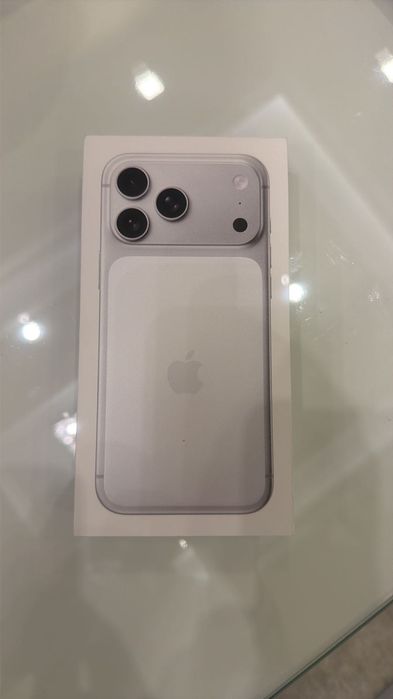 НОВ сив iPhone 17 про макс 256 ГБ и iPhone 17 про 256ГБ