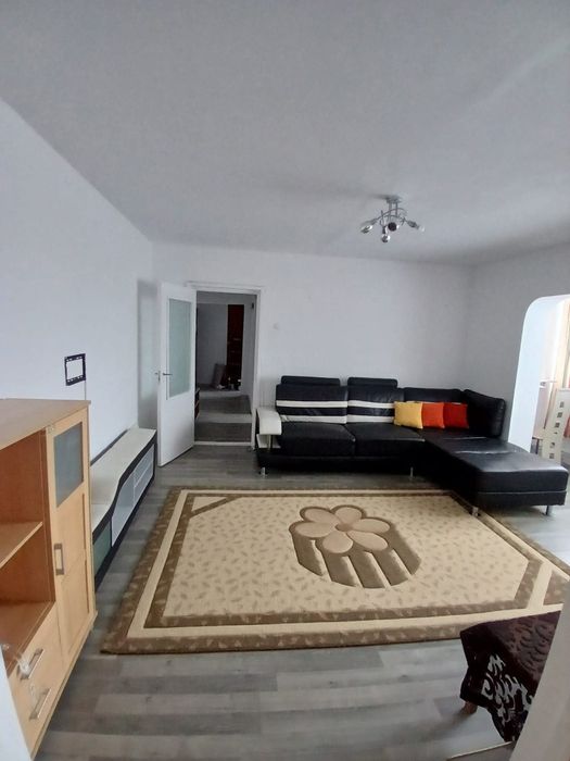 Vand apartament 3 camere