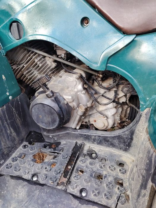Vand sau schimb cu mașina atv hisun 400 cc 4x4