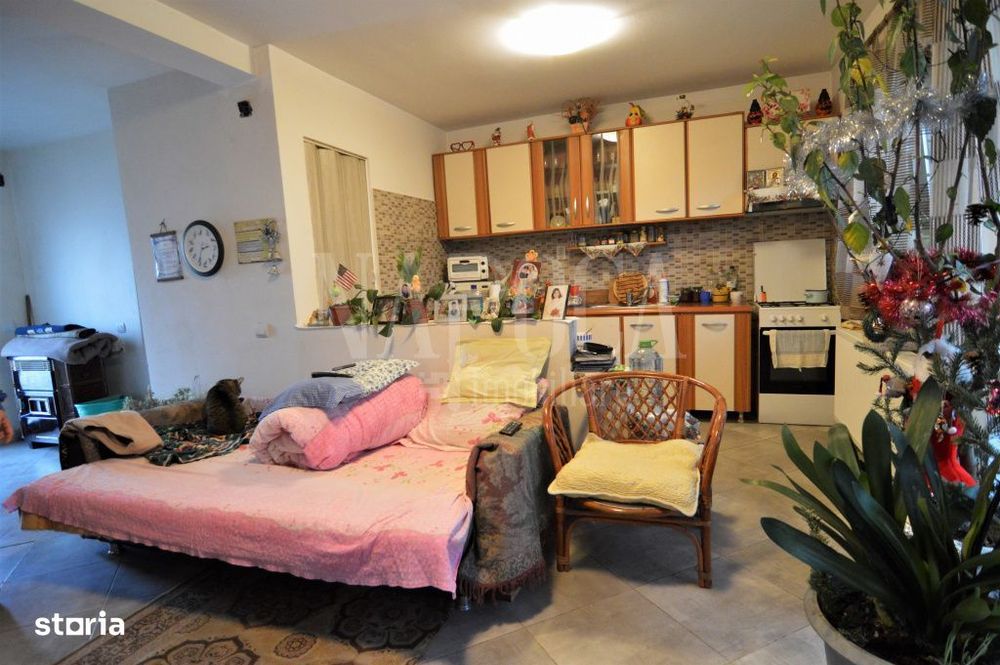 Casa 4 camere de vanzare in Floresti
