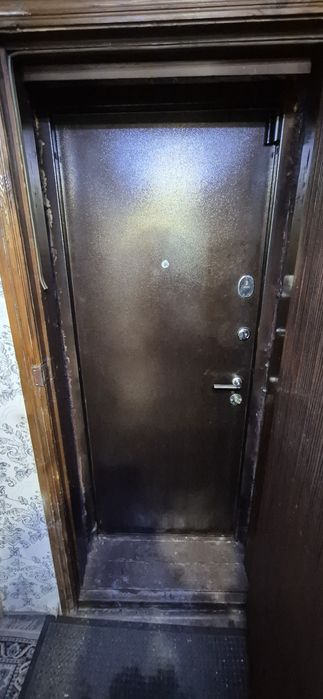 Входную дверь продам б/у Астана