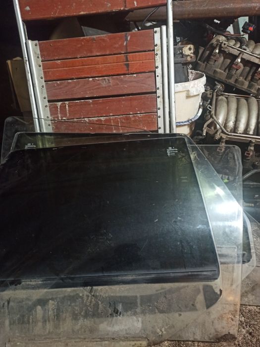 Стекло боковые 2114