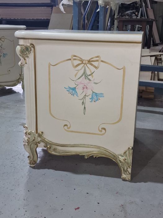 Прикроватаные тумбы