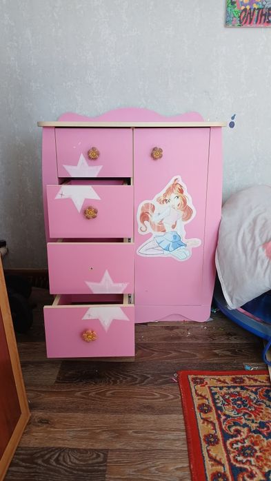 Набор мебели в детскую