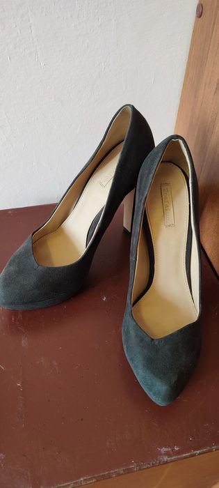 Женские туфли на высоком каблуке