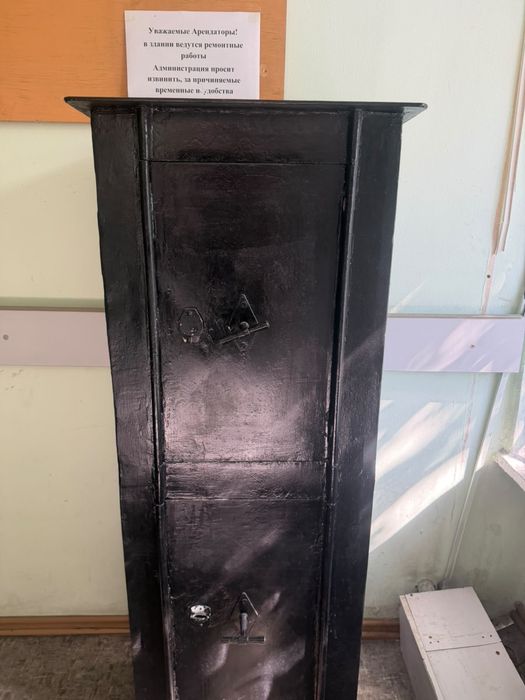 Продам металлический сейф