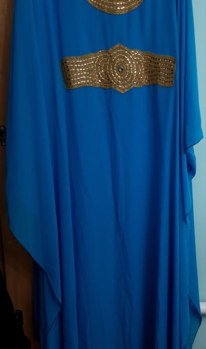 На прокат новые платье