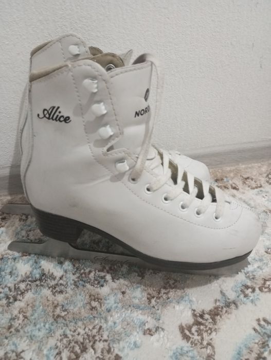 Продам коньки любительские