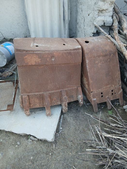 Mini ekskvator kovushi sotiladi