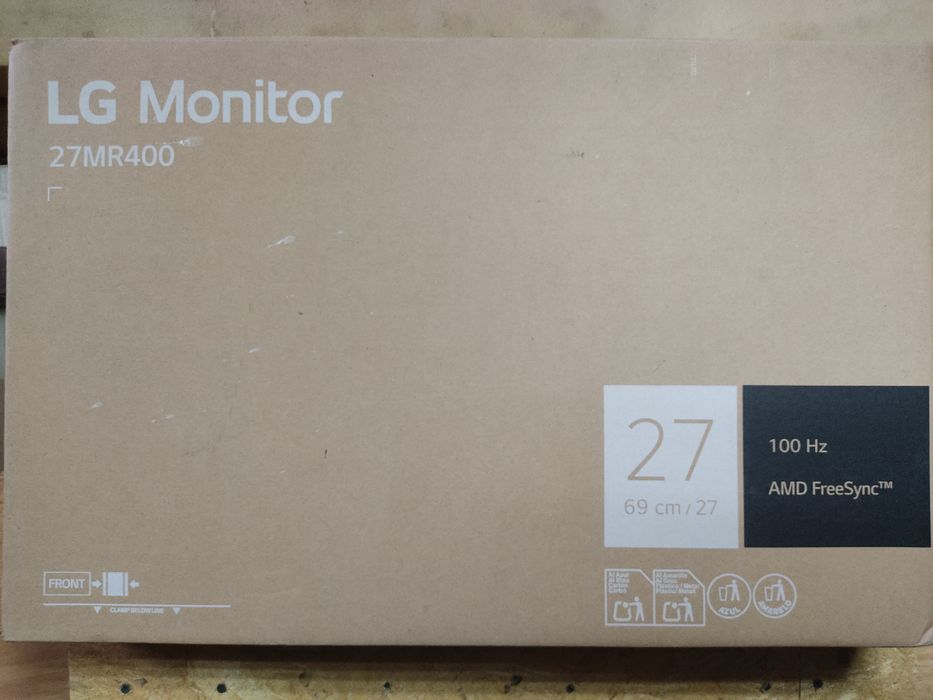 Монитор   LG  27