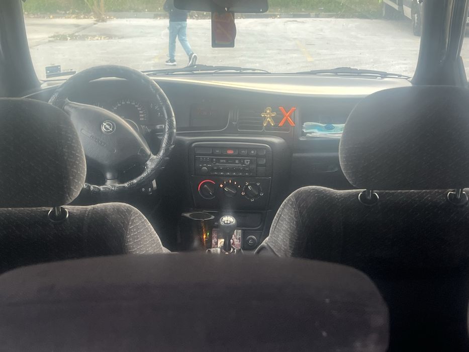 Прдавам Опел Вектра:Бензин/Газ! ! !