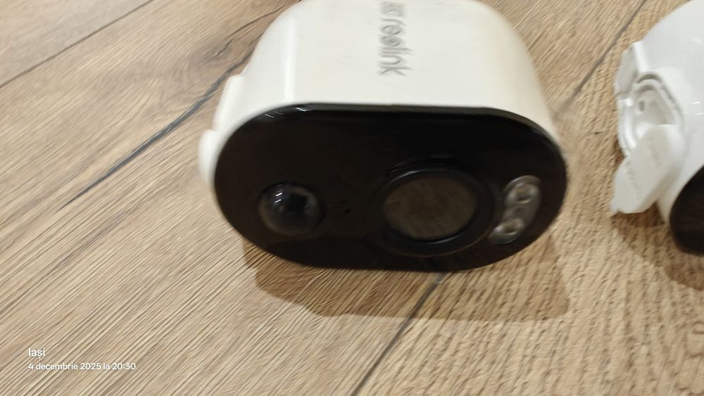 Camera supraveghere Reolink argus 4k cu panou solar