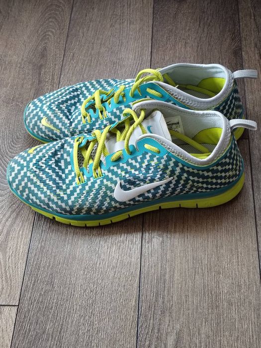 Маратонки Nike EU39 размер