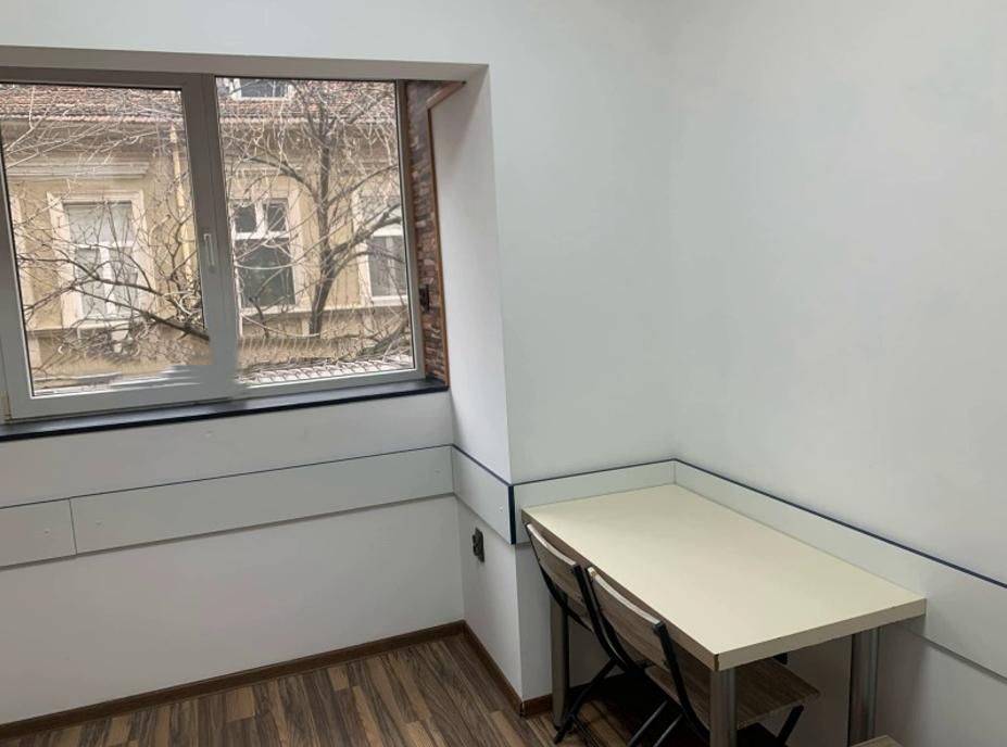 Дава се под наем Четиристаен апартамент в София, Център - 100 кв.м за 899 € - Снимка #5