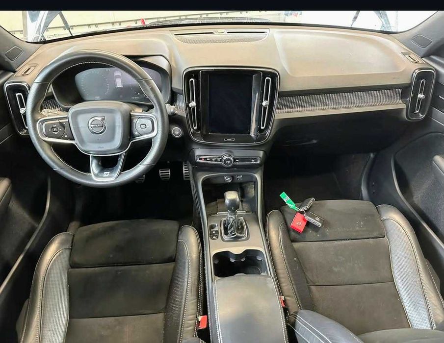 VOLVO XC40 de vinzare