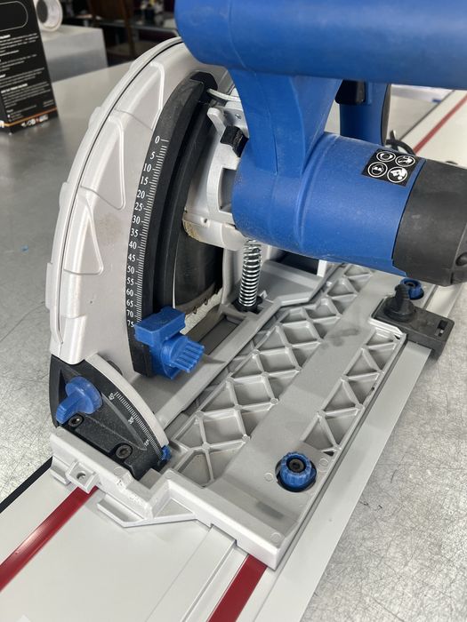 Ръчен потапящ циркуляр Scheppach PL75  1600W + водеща шина  150см/20см