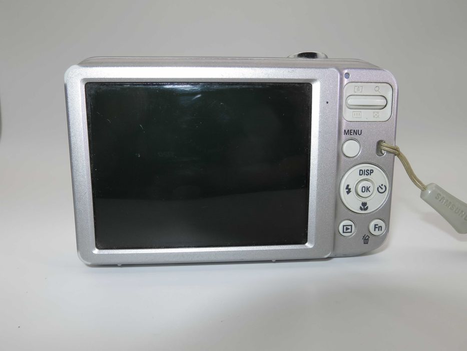 Samsung ES30 ултра компактен цифров фотоапарат, дигитална камера
