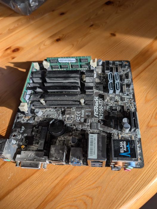 Placa de baza ASRock N315-ITX, CPU Intel N3150, 16GB DDR3 SODIM RAM