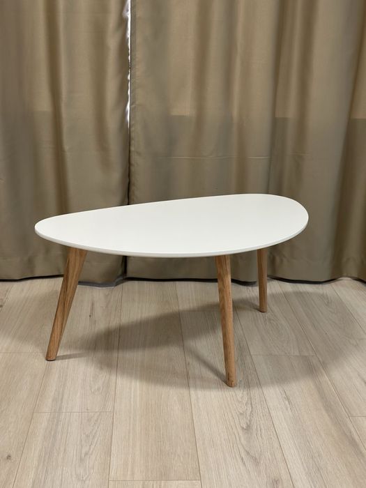 Овална маса за кафе – като нова