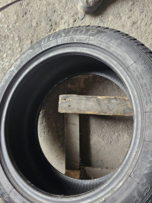 2 anvelope iarna 225 50 17 Dunlop Runflat