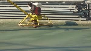 Styashka quyish vertalyotda tekislash.затирка стяжка верталётам