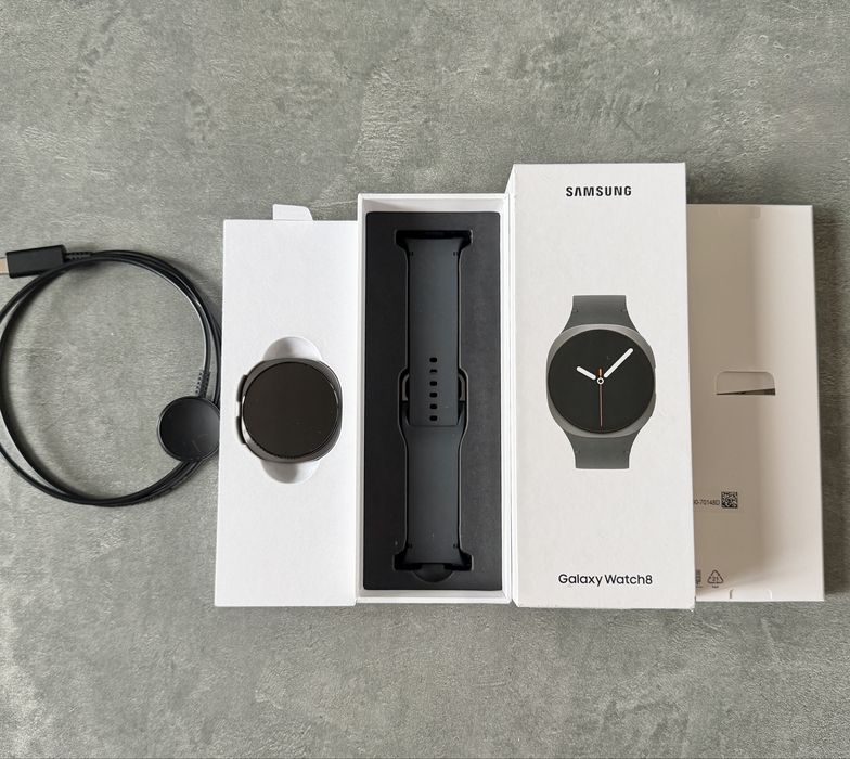 Samsung Galaxy Watch 8  Graphite 44mm GPS WiFi Bluetooth