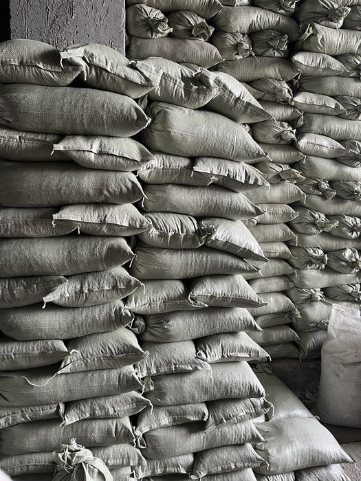 Песок клинец щебень в мешках