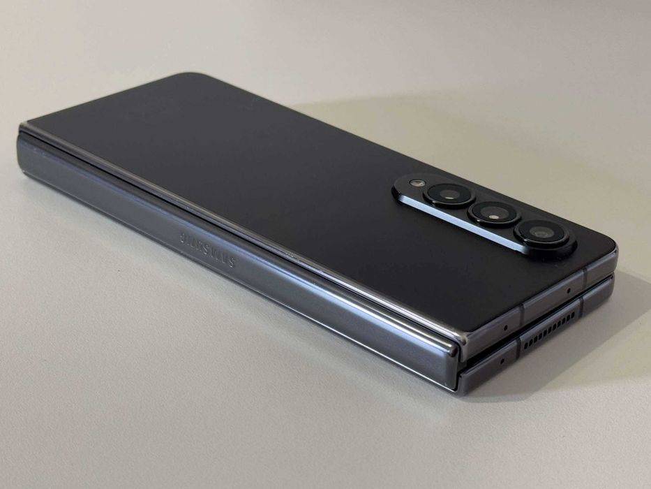 Бартер! Galaxy Fold 4 512GB Phantom Black (Черен)