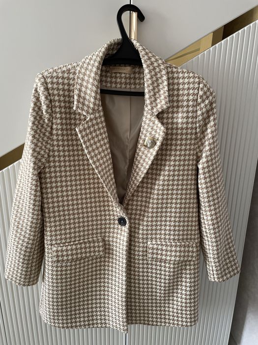 Продам пиджак 42 размер